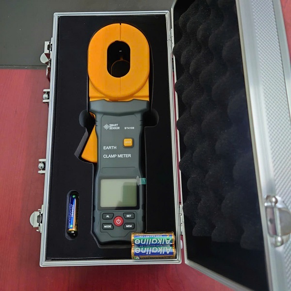 Ampe kìm đo điện trở đất Smartsensor ST4100